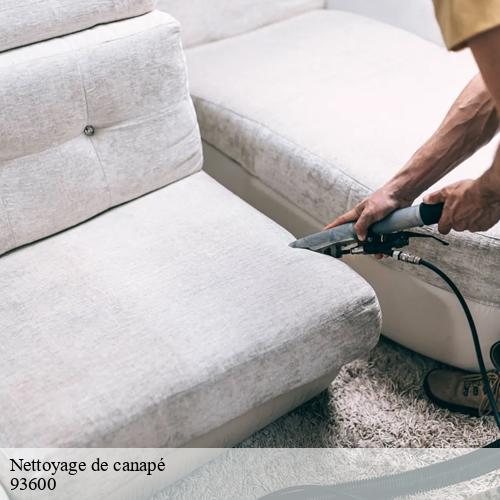 Nettoyage de canapé : astuces pour un sofa comme neuf à Aulnay Sous Bois