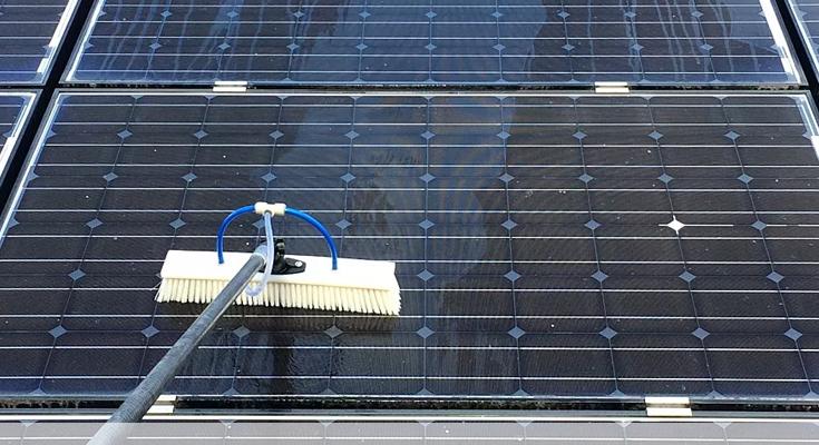 Les meilleures pratiques pour nettoyer vos panneaux solaires sans les endommager